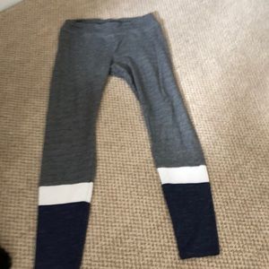 Sundry Leggings/Yoga Pants Size 2- Medium